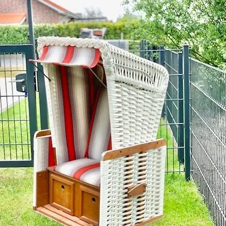 2 Separate Haeuser Nebeneinander Fuer 2 Familien! Prázdninový dům