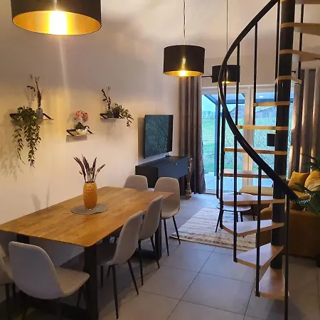 2 Separate Haeuser Nebeneinander Fuer 2 Familien! Holiday home *