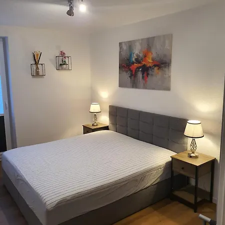 2 Separate Haeuser Nebeneinander Fuer 2 Familien! Holiday home *