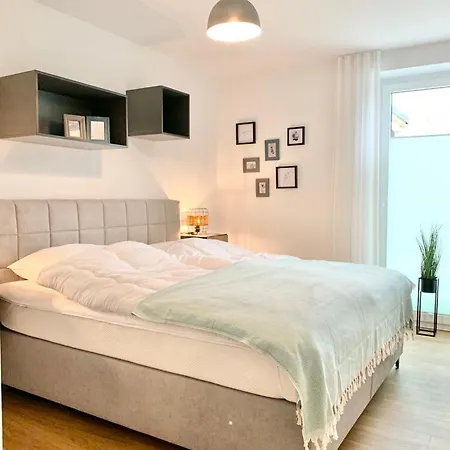 2 Separate Haeuser Nebeneinander Fuer 2 Familien! Sehestedt (Lower-Saxony)