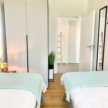 Holiday home 2 Separate Haeuser Nebeneinander Fuer 2 Familien! *