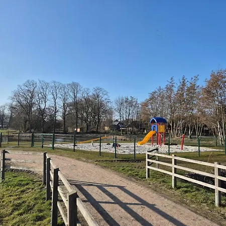 2 Separate Haeuser Nebeneinander Fuer 2 Familien! Prázdninový dům *