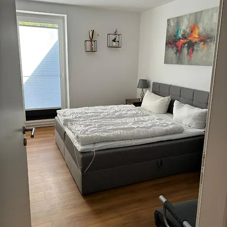 2 Separate Haeuser Nebeneinander Fuer 2 Familien! Prázdninový dům *